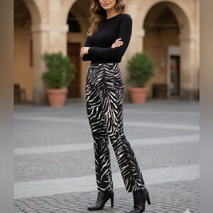 New Zara Zebra Print Cropped Pants black & white size small no tags